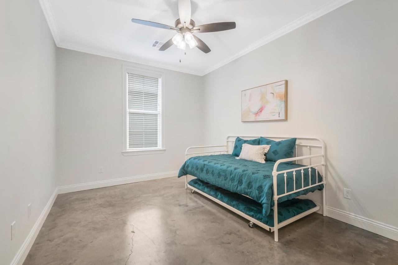Charming Cottage Built In 2019 Lafayette Bagian luar foto